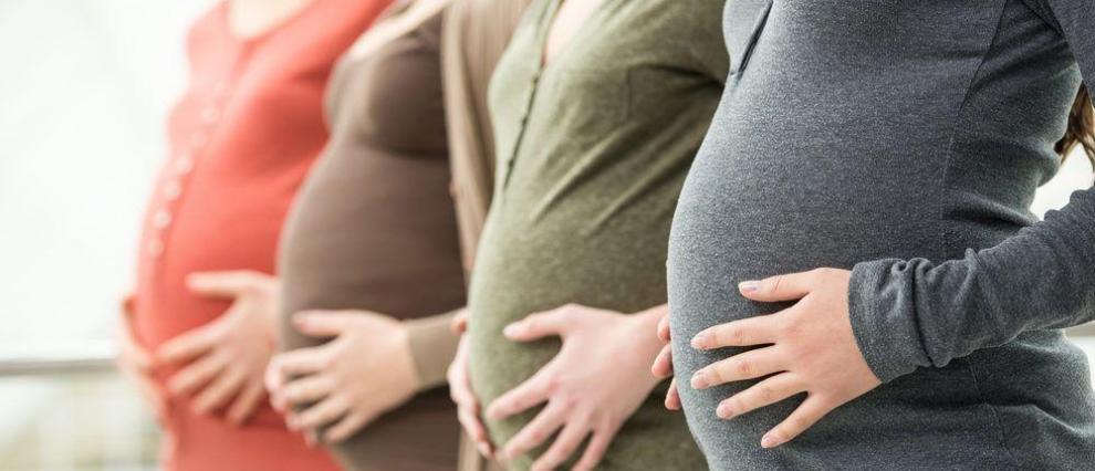 Женщин могут привлекать к ответственности за прием наркотиков во время беременности. На фото беременные женщины