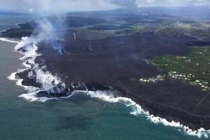 Фото залива, залитого лавой Килауэа. Вулкан на Гавайях: извержение не прекращается