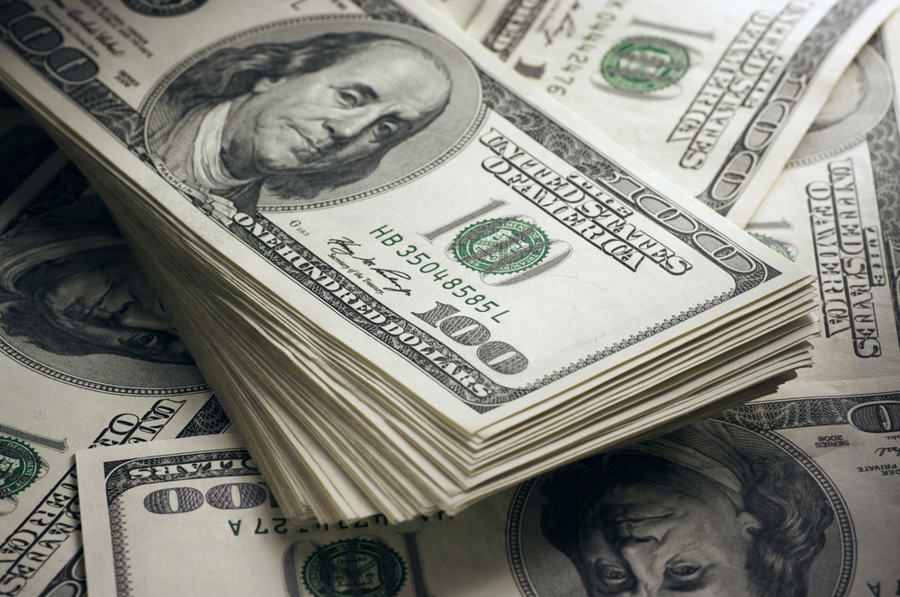 Владелец Blazers Paul Allen пожертвовал большую сумму для GOP. Американские доллары на фото