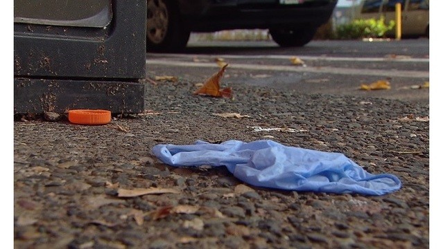 Проблему мусора в Портленде собираются решить в ближайшее время. На фото мусор на тротуаре