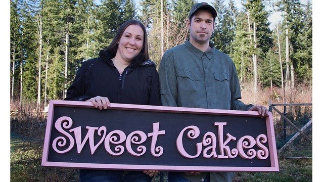 На фото пекари из Грешема, которых оштрафовали на 135 тыс. долларов. Они отказались печь торт для однополой пары