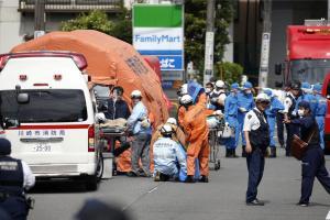 В Японии мужчина с ножами напал на группу детей. Есть раненые и погибшие. Фотография с места происшествия