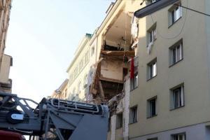 Взрыв прогремел в жилом доме в столице Австрии. На фото разрушенный дом
