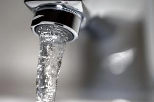 Питьевая вода, которую используют 7,5 миллионов калифорнийцев, загрязнена химическими веществами PFAS